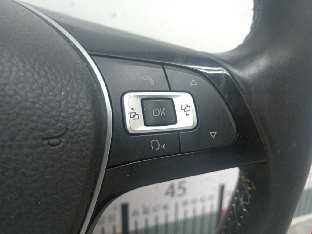 Руль Volkswagen Golf Sportsvan купить в Беларуси