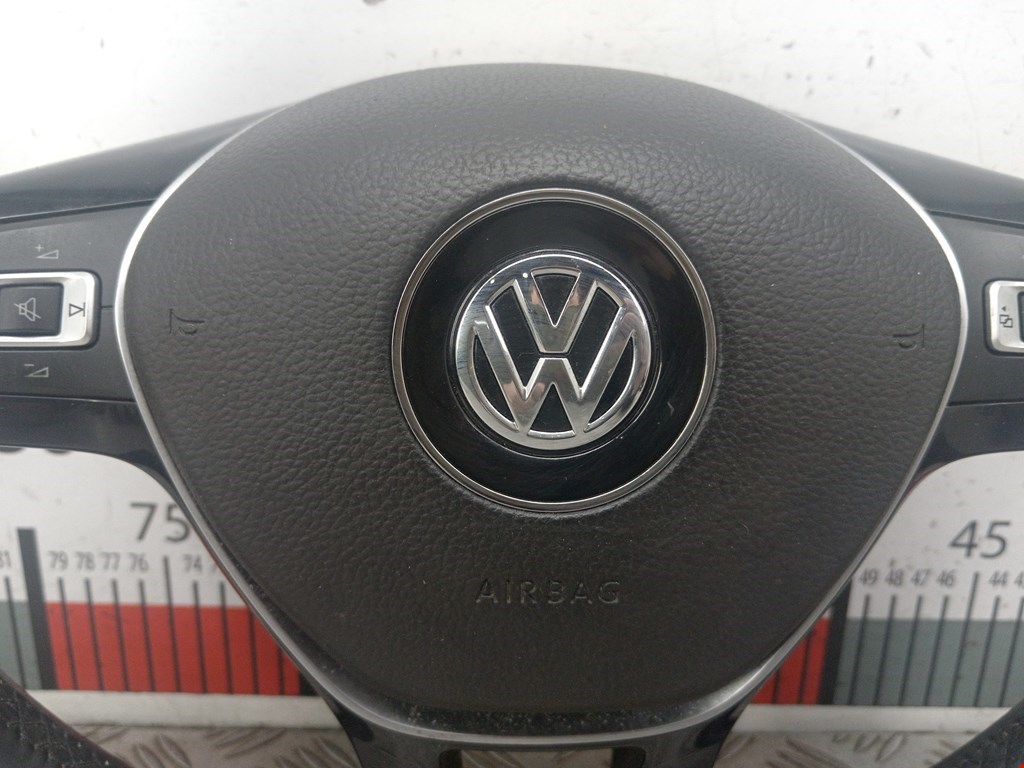 Руль Volkswagen Golf Sportsvan купить в Беларуси