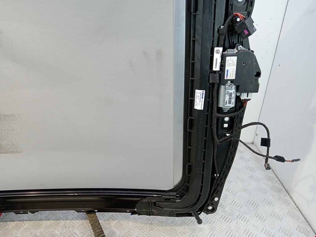 Люк Volkswagen Golf Sportsvan купить в Беларуси