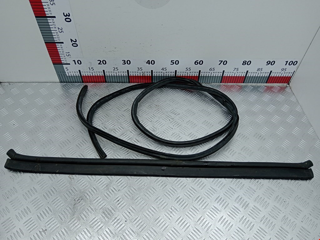 Уплотнитель капота BMW 5-Series (F07/F10/F11/F18) купить в Беларуси