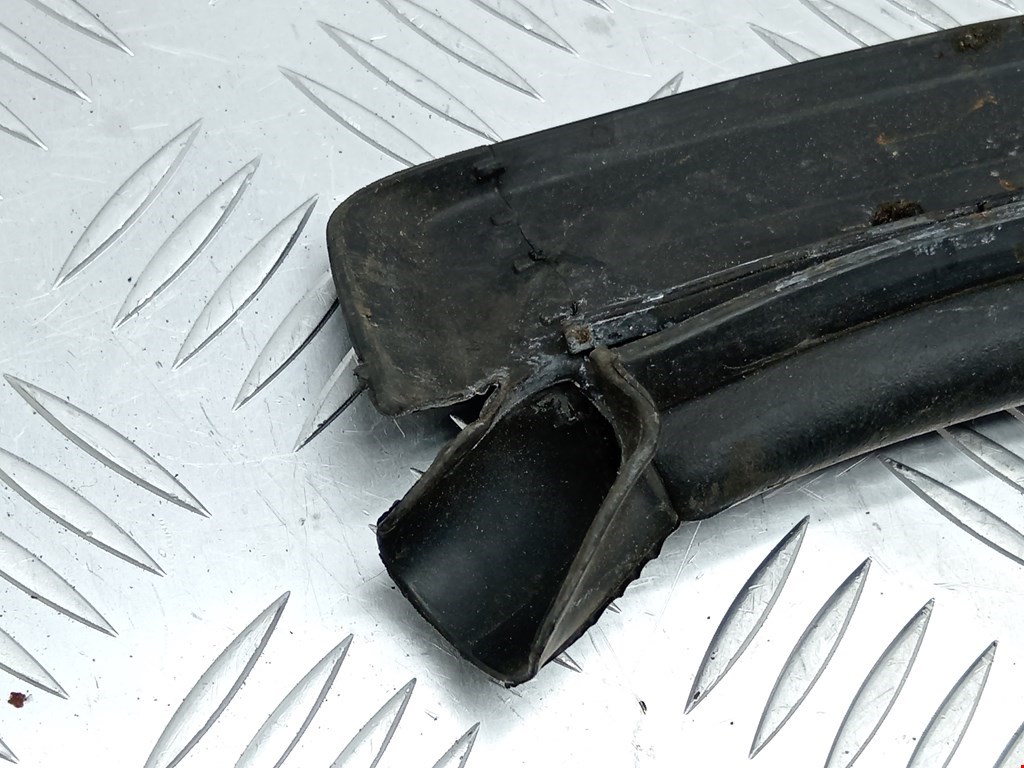 Уплотнитель капота BMW 5-Series (F07/F10/F11/F18) купить в Беларуси