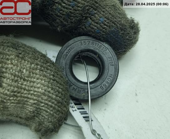 Уплотнитель Volkswagen Golf 5 купить в Беларуси